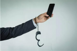 标题：追讨债务使用暴力：法律红线与人性反思